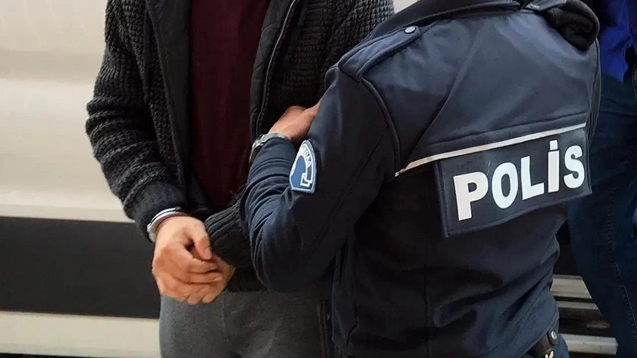 Kırmızı bültenle aranan 2 IŞİD'li Gaziantep'te yakalandı