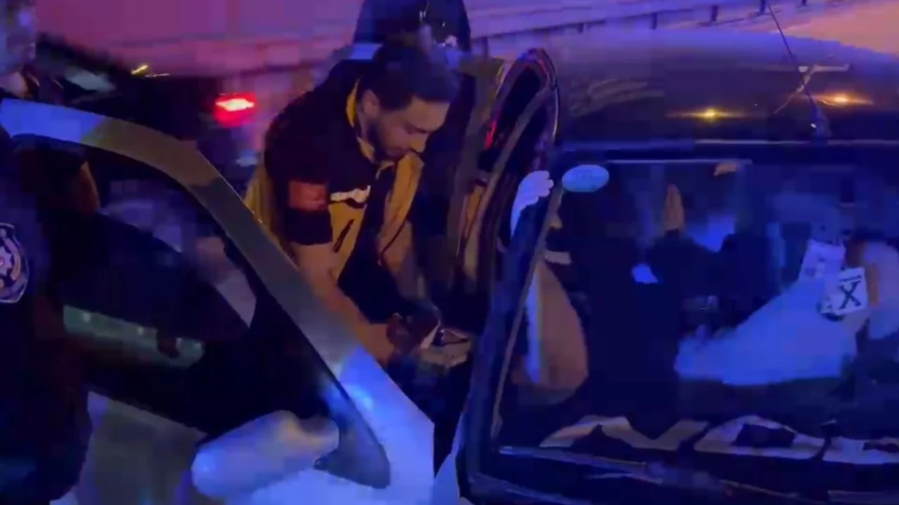 Bursa'da kontrolden çıkan otomobil bariyere çarptı, sürücü yaralandı