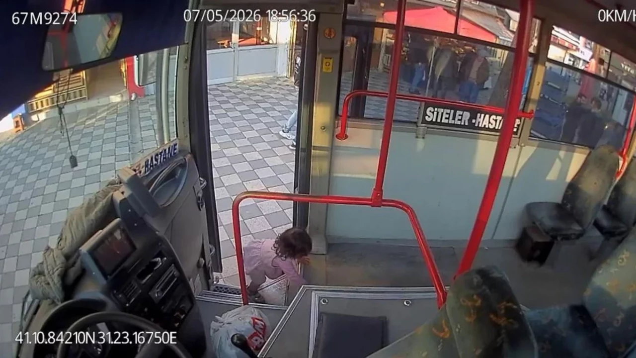 Akıllara durgunluk veren olay! 2 yaşındaki çocuk bindiği otobüste tek başına kaldı