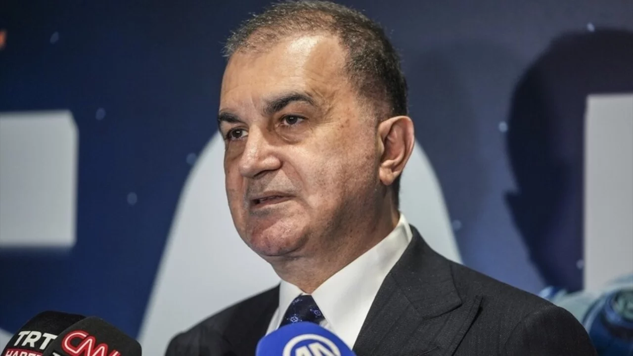 AK Parti Sözcüsü Ömer Çelik: Bütün siyasi liderlerin SAHA 2026'yı ziyaret etmesini arzu ederdik