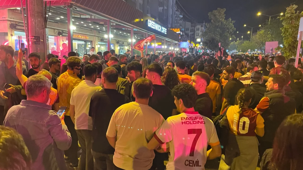 Galatasaray'ın şampiyonluğu Bursa'da coşkuyla kutlandı