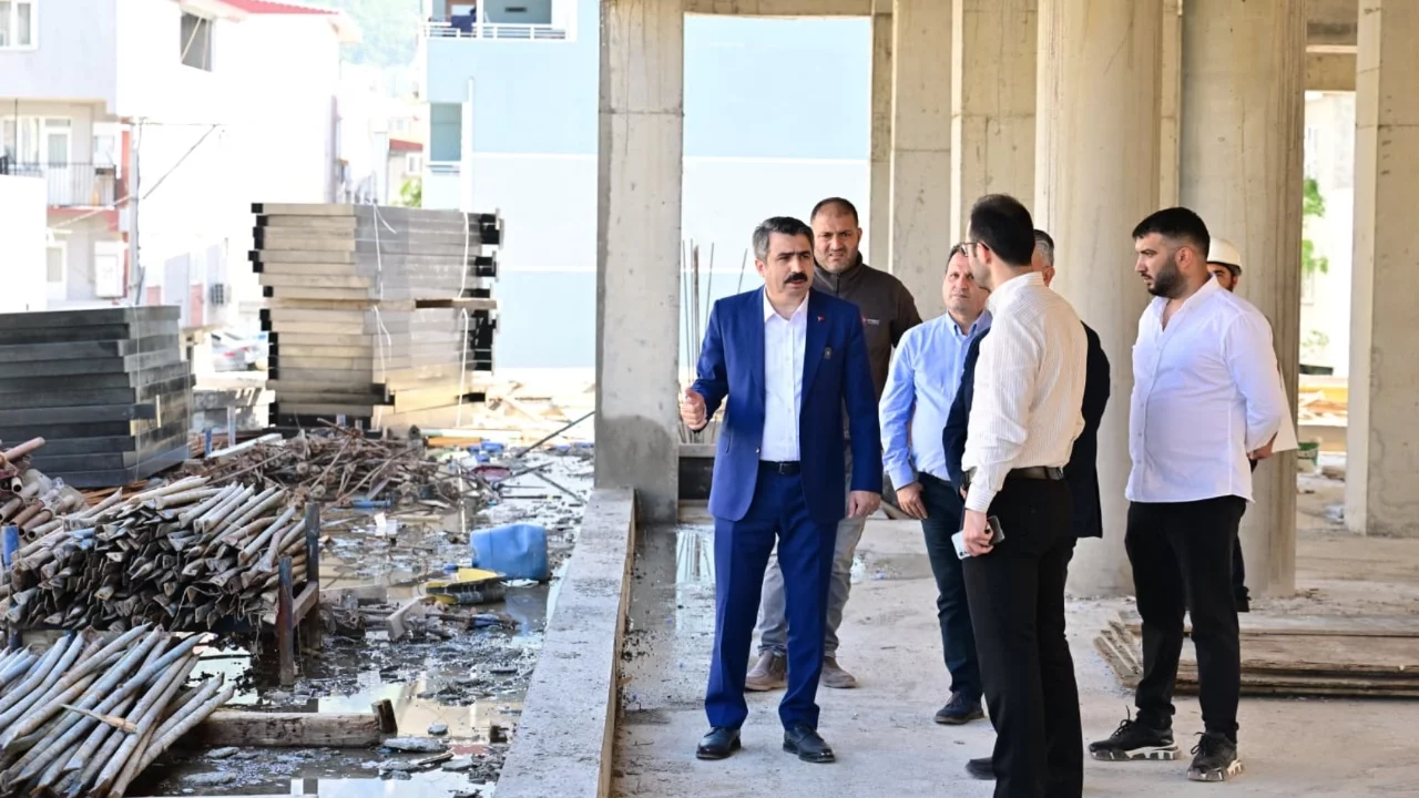 Yıldırım Belediyesi, Yavuzselim Mahallesi'ne Kapalı Pazar Alanı ve Gençlik Merkezi kazandırıyor