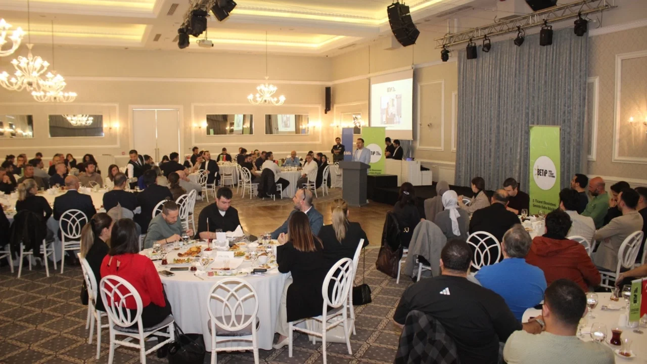 Bursa e-Ticaret Platformu e-ticaretin sorunları ve çözümlerini değerlendirdi