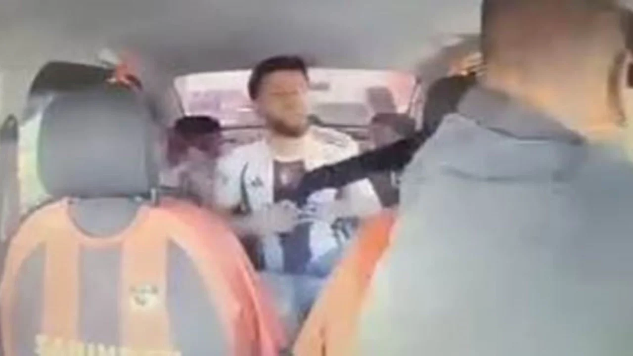 Rehin alınan taksicinin cesur müdahalesi kamerada