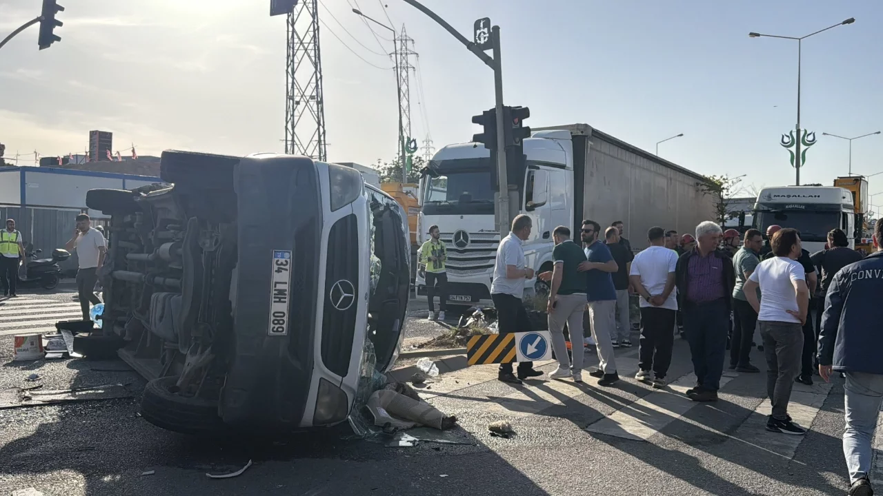 Kocaeli'de işçi servisi ile tır çarpıştı: Çok sayıda yaralı...