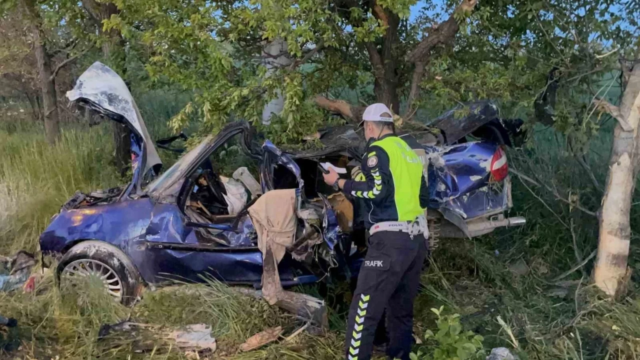 Karaman'da düğün konvoyunda feci kaza: 1 ölü, 1 yaralı