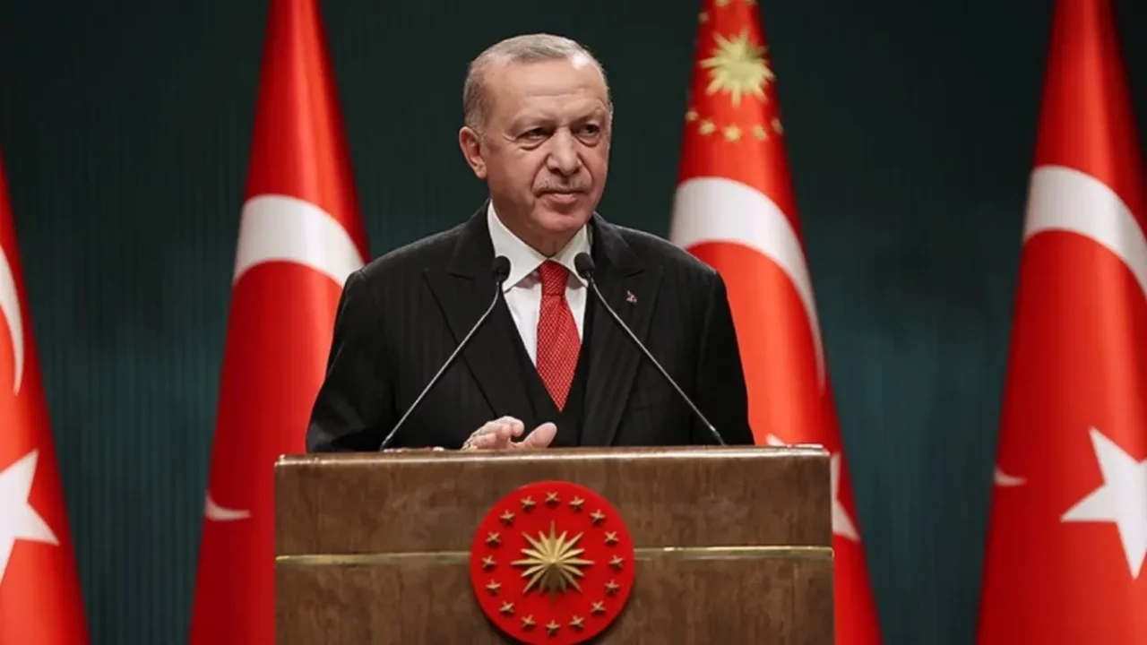 Cumhurbaşkanı Erdoğan'dan Dursun Özbek ve Okan Buruk'a tebrik telefonu