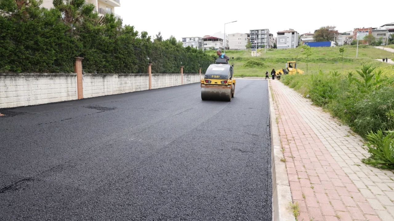 Osmangazi Belediyesi, yol yapım ve asfaltlama çalışmalarını aralıksız sürdürüyor