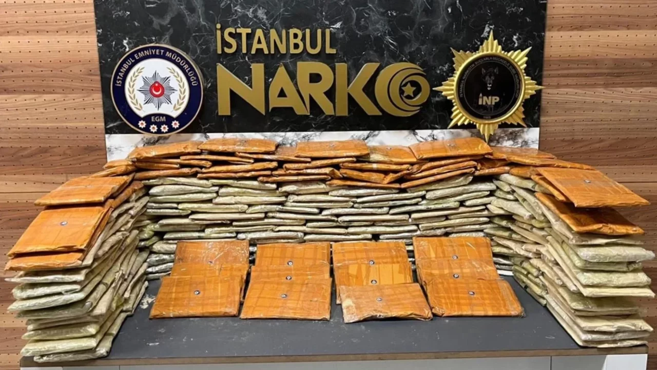 Bir kamyonette 92 kilo 500 gram eroin ele geçirildi