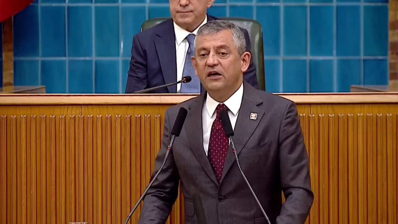 Özgür Özel konuşuyor