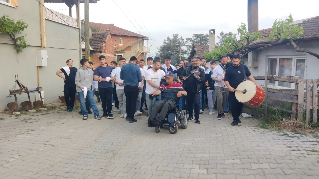 Bursa'da engelli bireye temsili asker eğlencesi düzenlendi