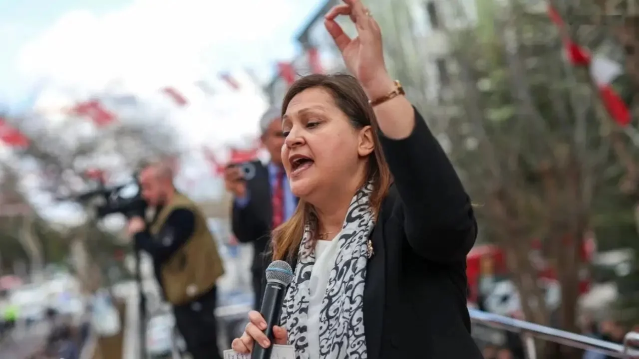 Burcu Köksal sessizliğini bozdu: AK Parti'ye katılıyorum, içim çok rahat