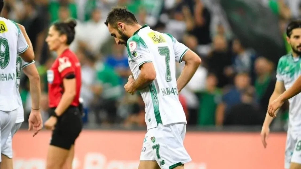 Bursaspor'da Hamza Gür ile yollar ayrıldı