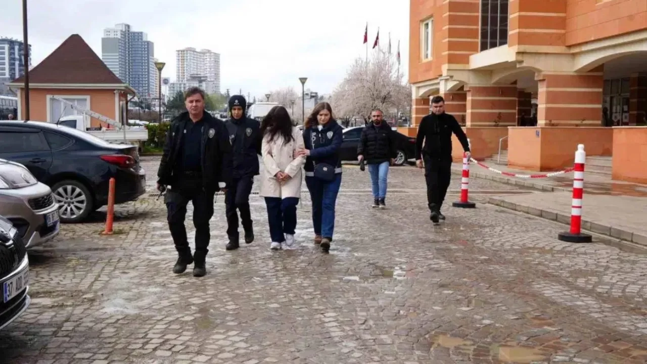 Tuvalette doğurduğu bebeğini çöpe atmıştı: O anneye verilen ceza belli oldu