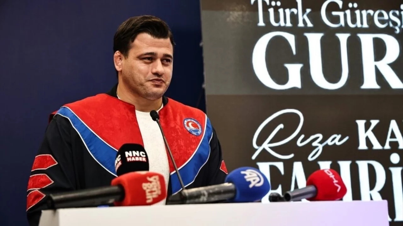 Türk güreşçi Rıza Kayaalp'e fahri doktora verildi