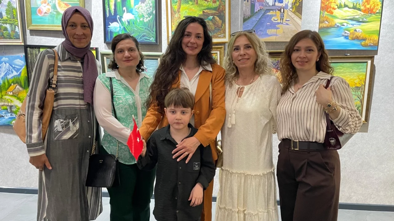 Nilüfer'de "Gelecek Nesil İçin Sanat" karma resim sergisinin açılışı gerçekleştirildi