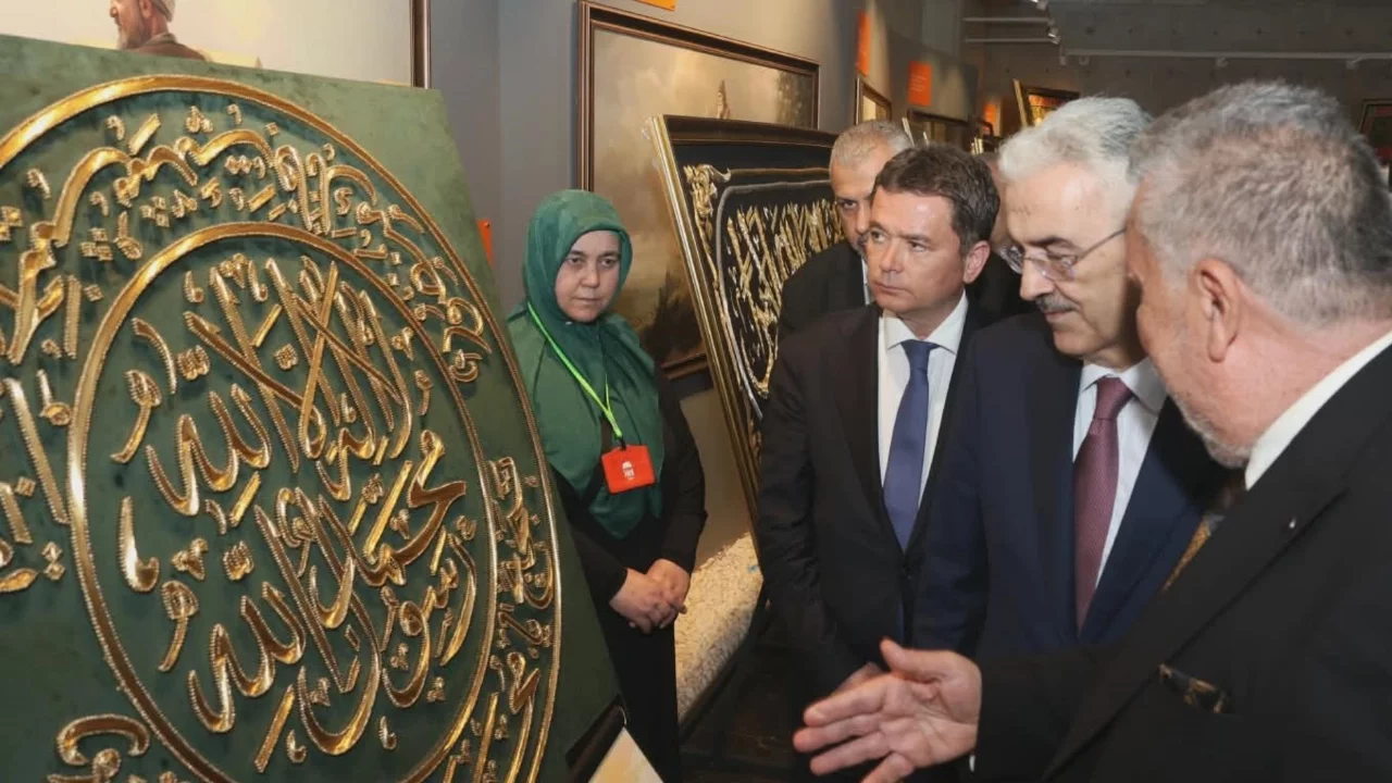 Osmangazi'de Mukaddes Emanetler Sergisi'ne yoğun ilgi