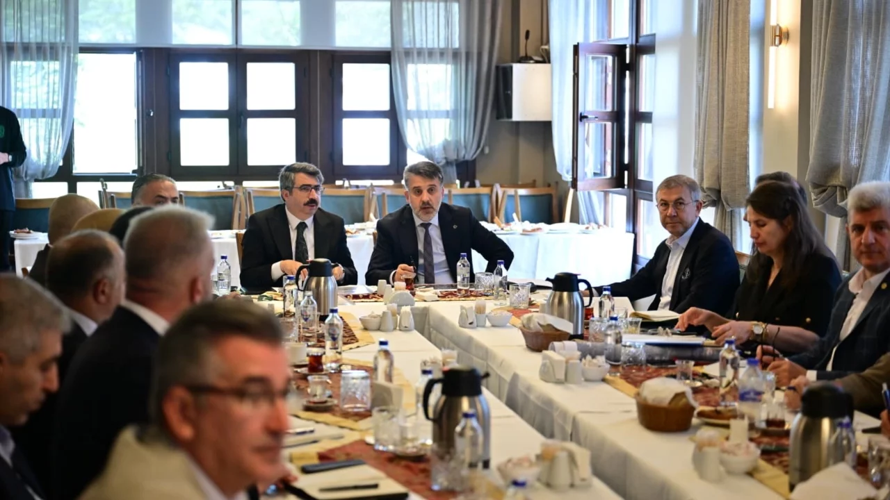Yıldırım Belediye Başkanı Yılmaz ile Büyükşehir Belediye Başkanvekili Şahin Biba bir araya geldi