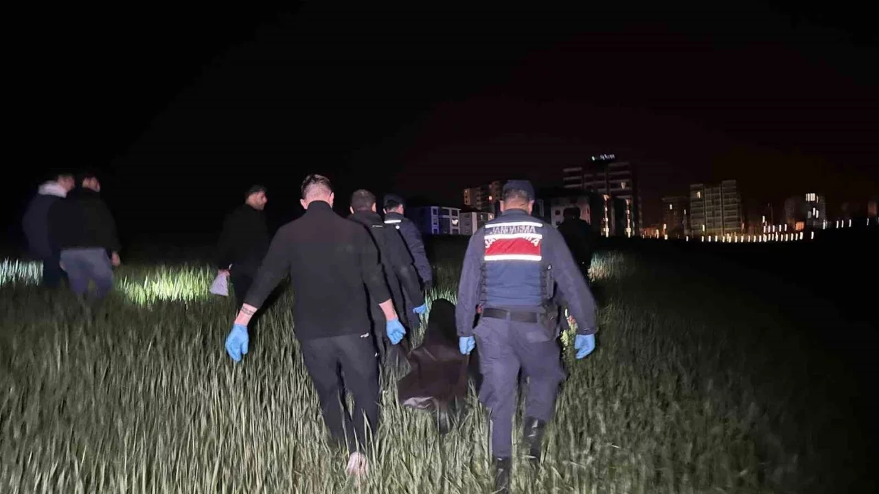 Yaşlı adamı tarlada bıçaklayarak öldüren şahıs yakalandı