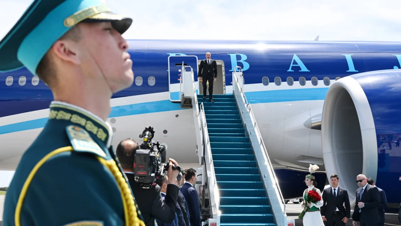 Azerbaycan Cumhurbaşkanı Aliyev, Kazakistan'da