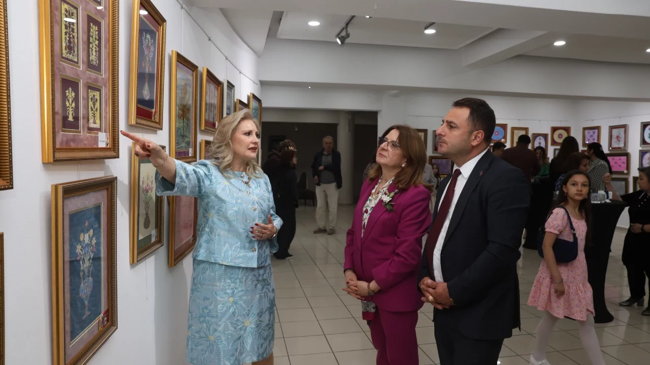 Nilüfer'de Kaat-ı ve Ebru Atölyeleri Sergisi açıldı
