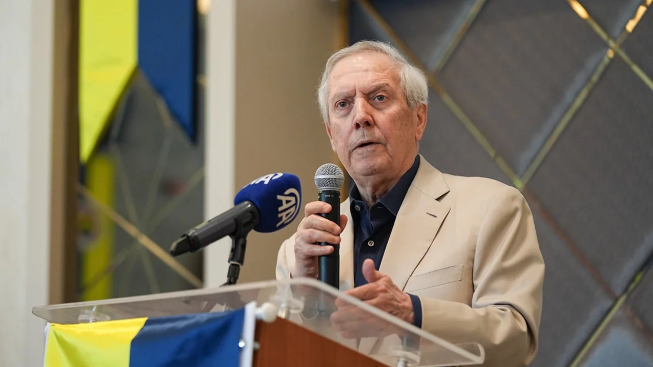 Aziz Yıldırım: "2026-2027'de Fenerbahçe'nin şampiyon olma mecburiyeti var"