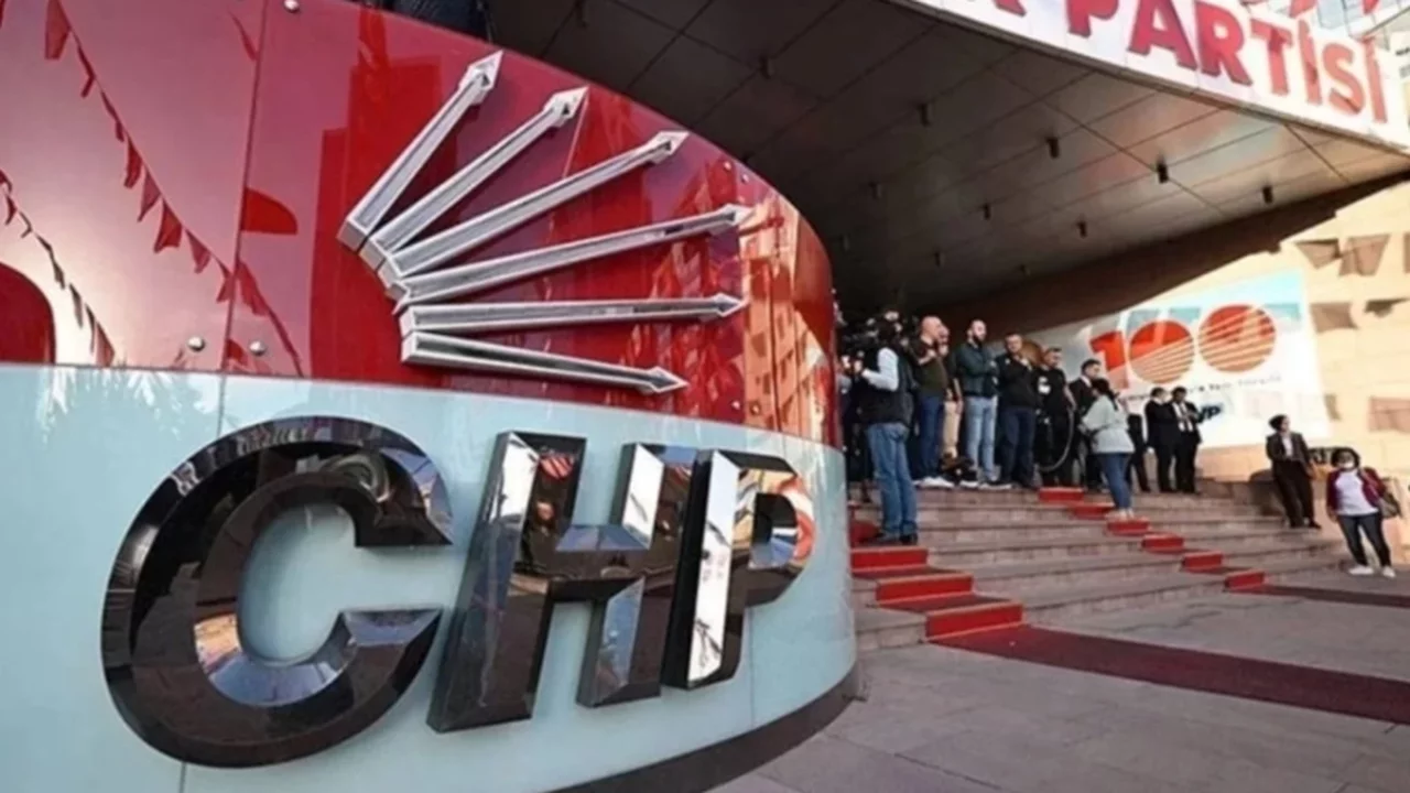 CHP İstanbul İl Kongresi davasında bir erteleme daha: Gürsel Tekin'in kayyımlığı sürecek