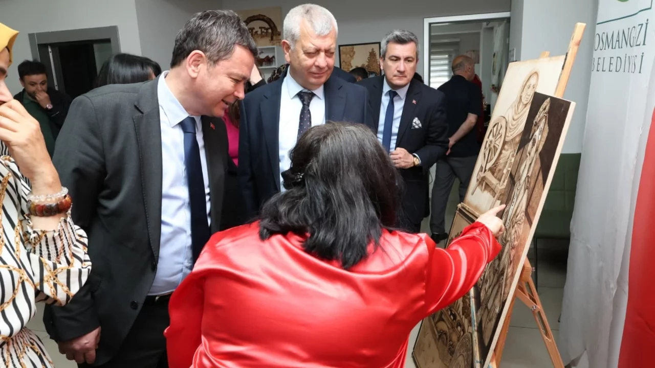 Osmangazi'de OSMEK kursiyerlerinin eserleri görücüye çıktı
