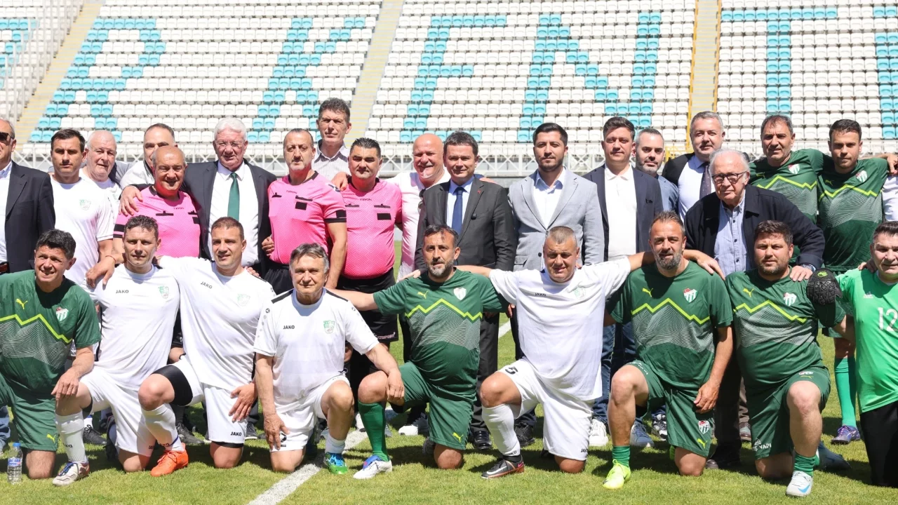 Osmangazi Belediyesi'nden veteran yıldızları buluşturan turnuva