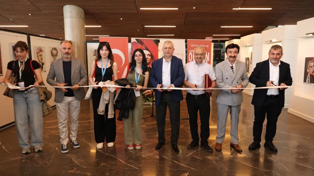 Bursa'da Uluslararası Orhan Kemal Karikatürleri Sergisi açıldı