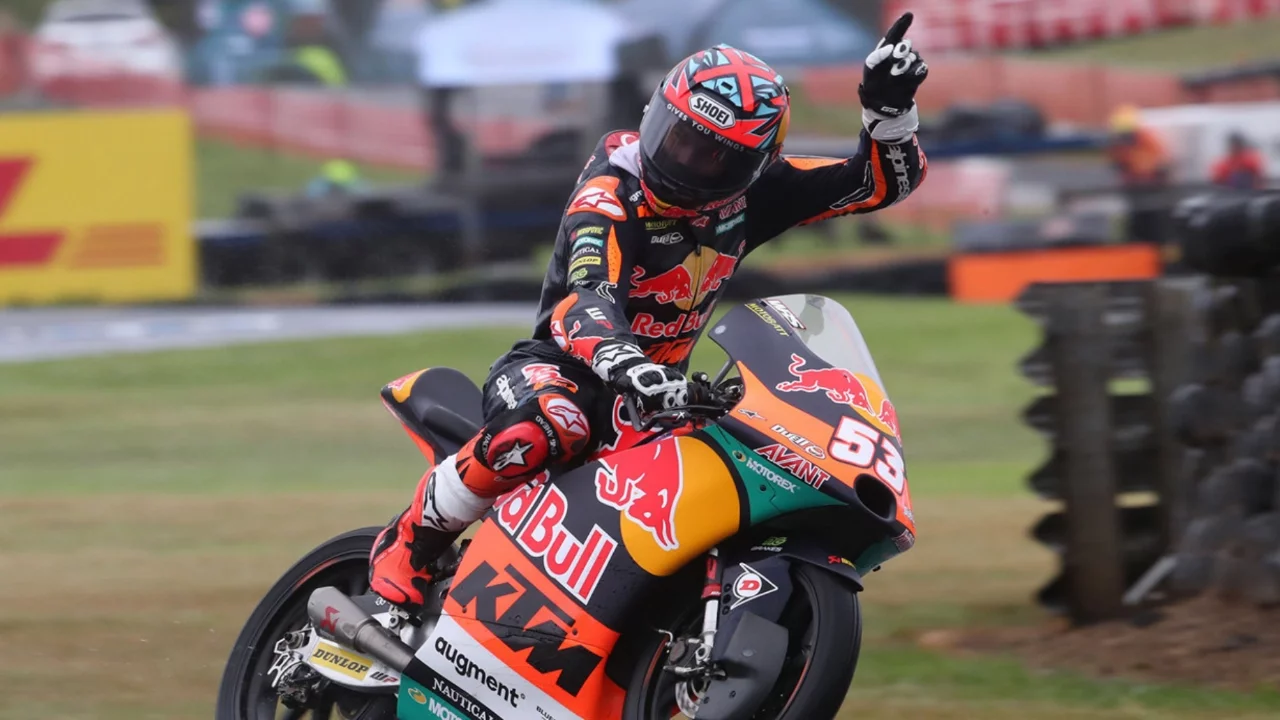 Deniz Öncü, Dünya Moto2 Şampiyonası'nın İspanya yarışını 22. sırada bitirdi