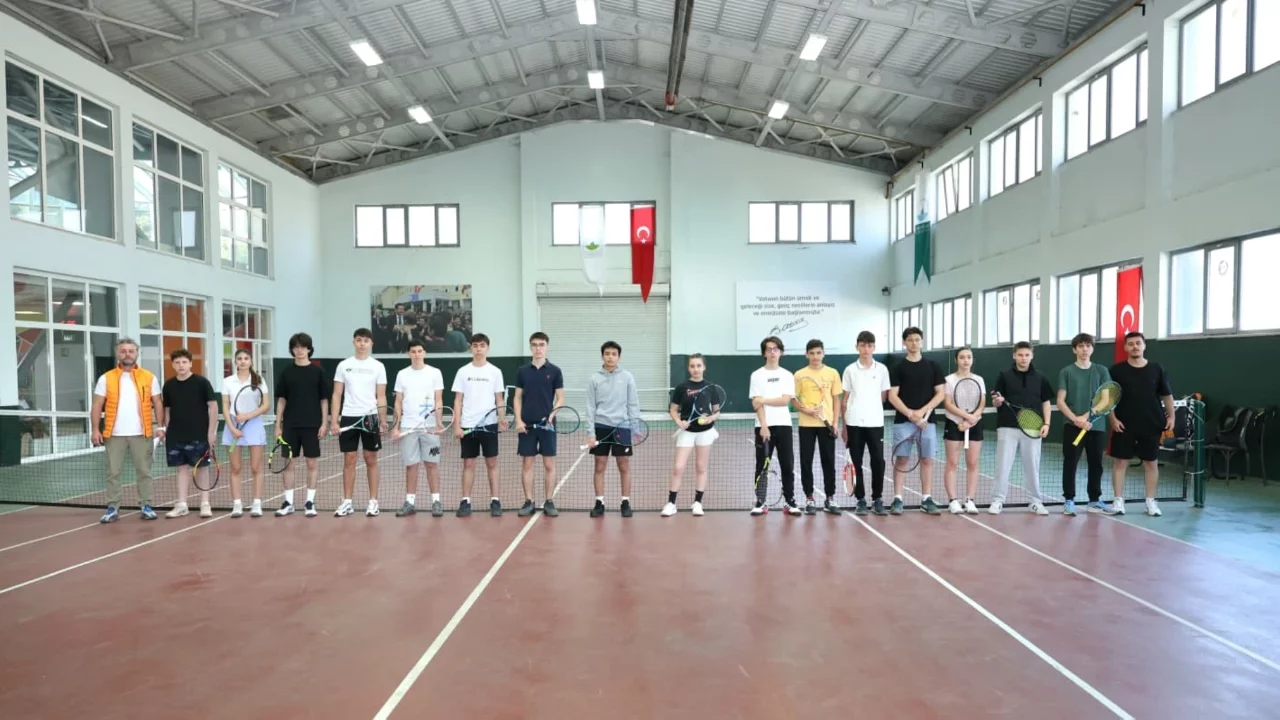 Osmangazi'de 19 Mayıs'a özel tenis turnuvası