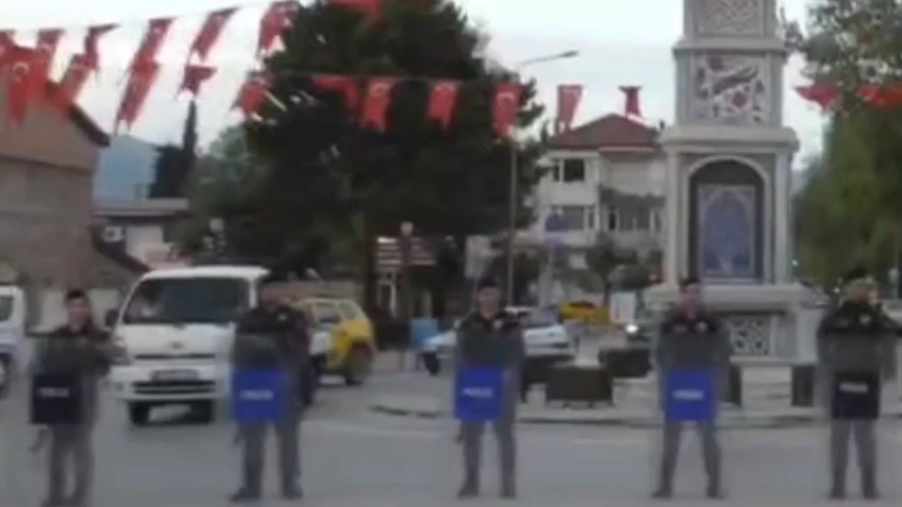 Bursa'da uyuşturucu operasyonu: Çok sayıda tutuklama