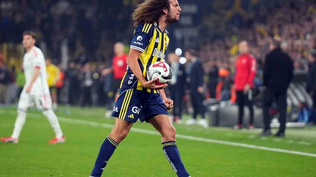 Fenerbahçe'li Guendouzi: "Bu formayı giydiğim sürece elimden gelen her şeyi vereceğim"