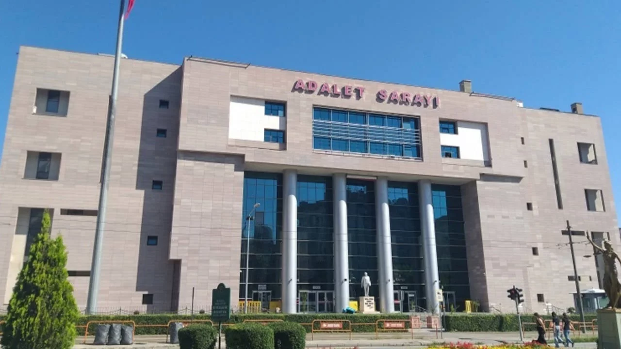 Tepebaşı Belediyesi çalışanlarıyla ilgili soruşturmada 15 kişi tutuklandı
