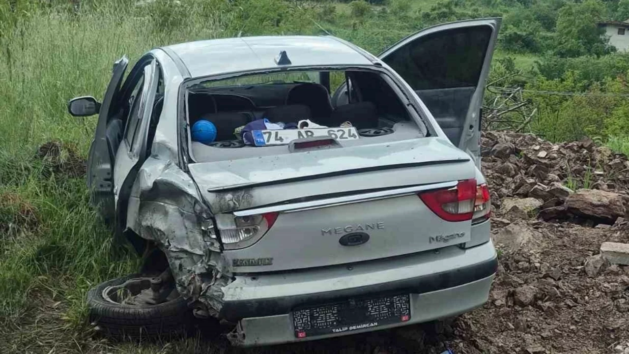 Zonguldak'ta tır ile otomobil çarpıştı: Aynı aileden 5 kişi yaralandı