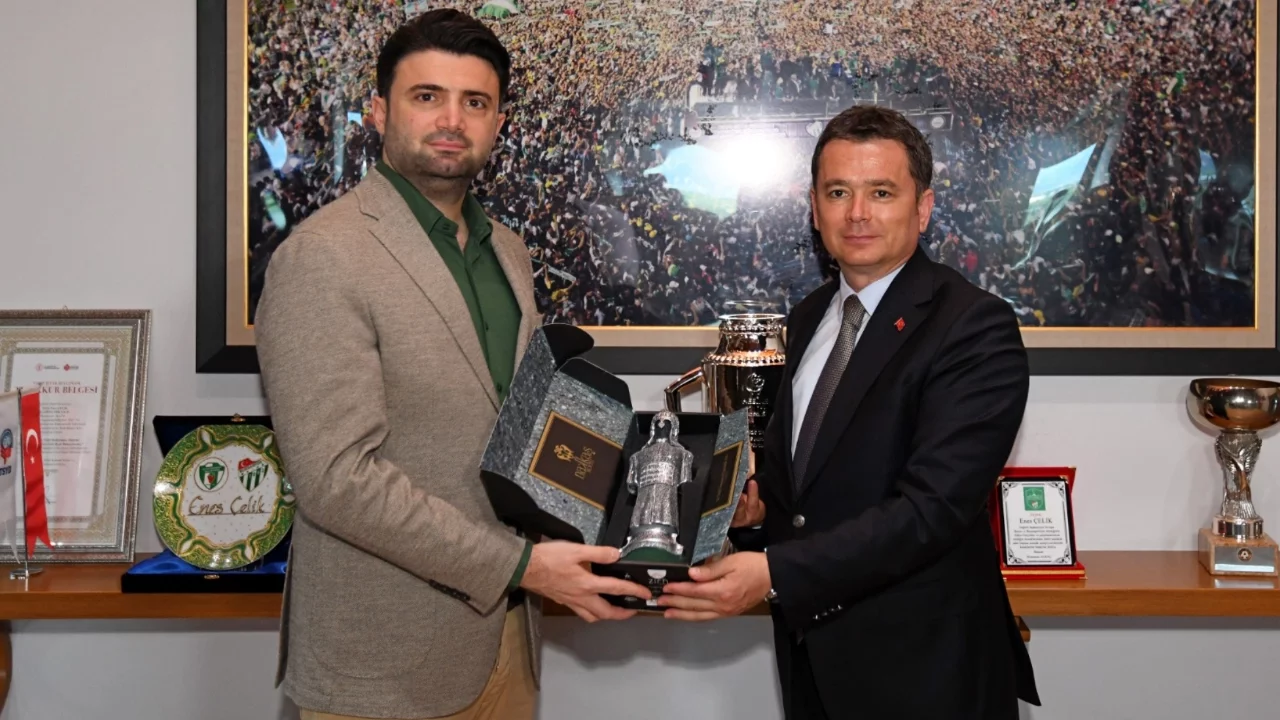 Osmangazi Belediye Başkanı Erkan Aydın'dan Bursaspor'a tebrik ziyareti