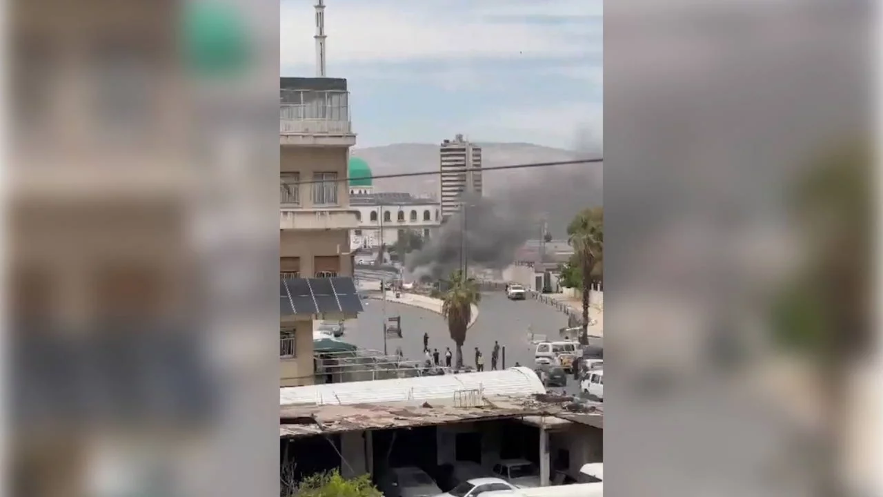 Suriye'nin başkenti Şam'da Savunma Bakanlığı binası yakınında patlama