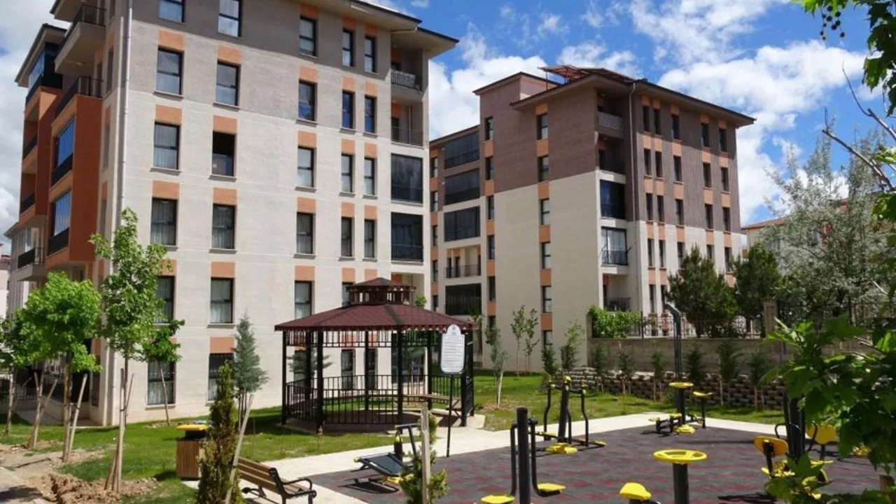 18 yaşındaki genç kız parkta ölü olarak bulundu