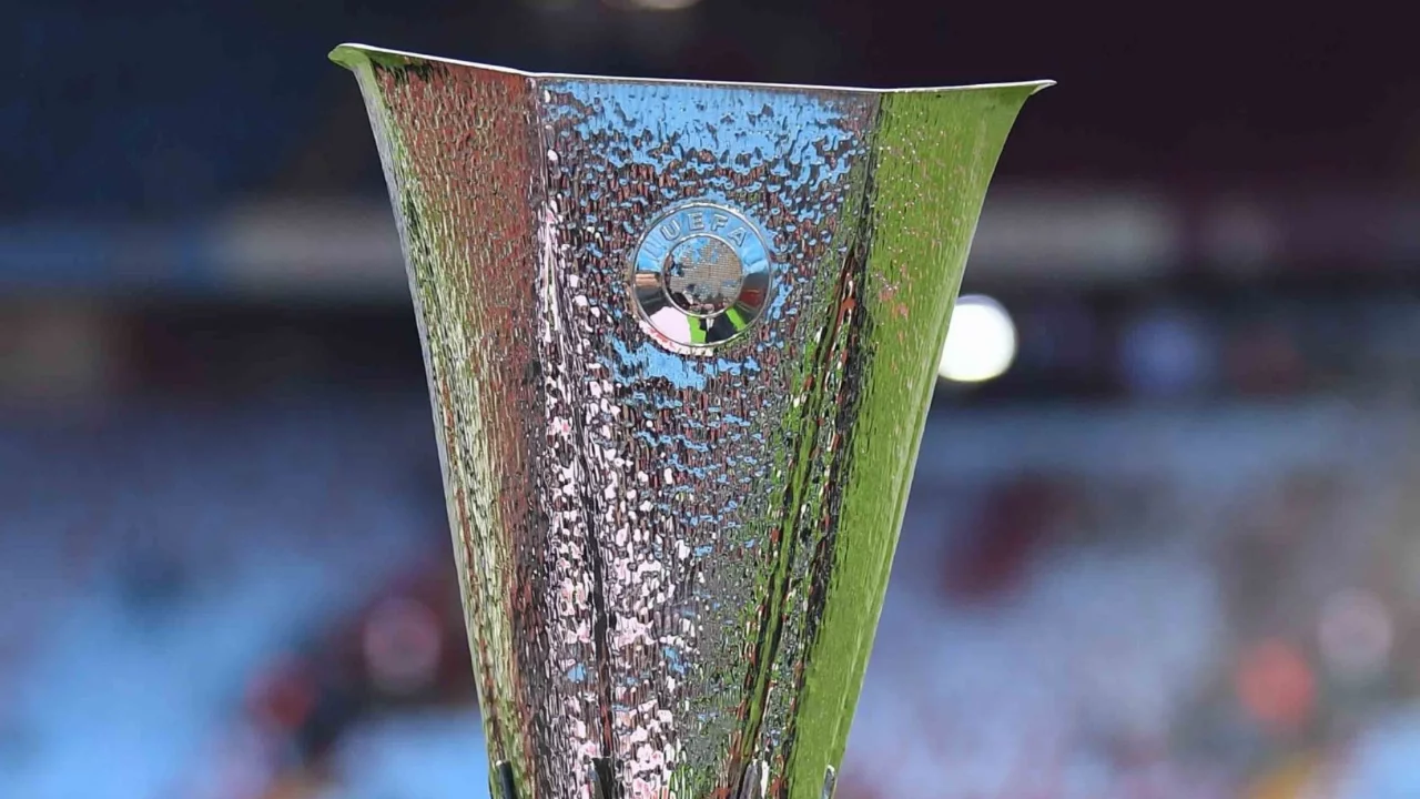 UEFA Avrupa Ligi kupası İstanbul'da sahibini buluyor