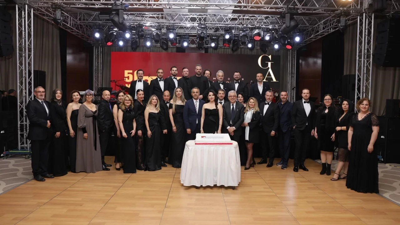 Bursa'da mesleğin duayeni içmimarlara ödül