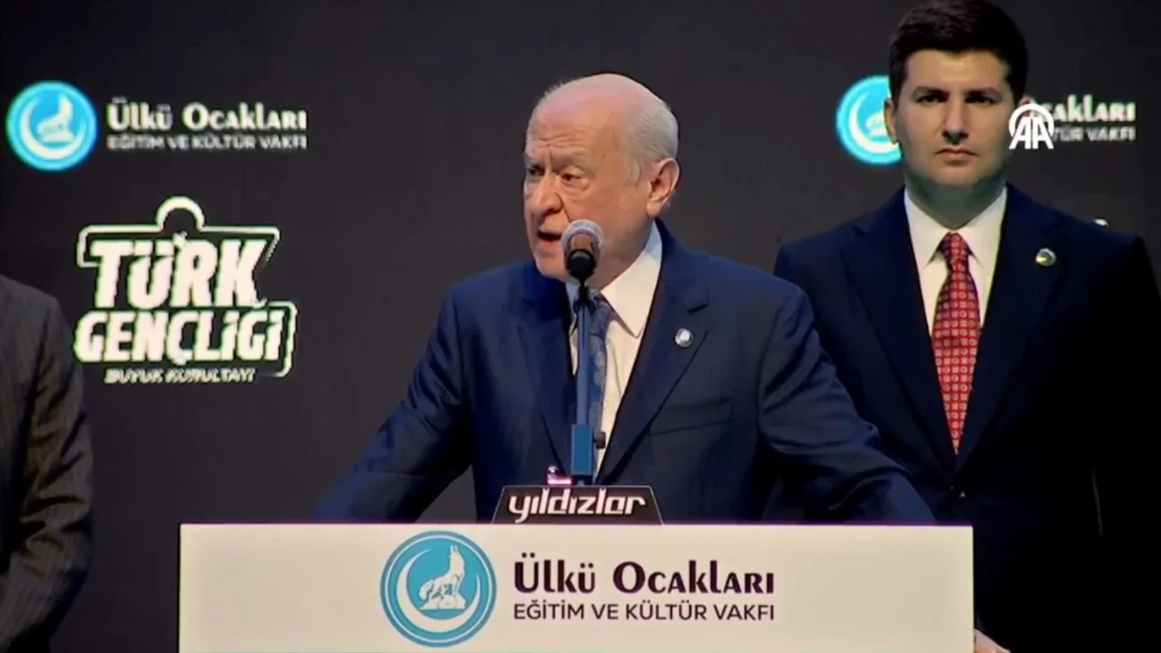 MHP lideri Bahçeli: Türk gençliği dimdik ayakta