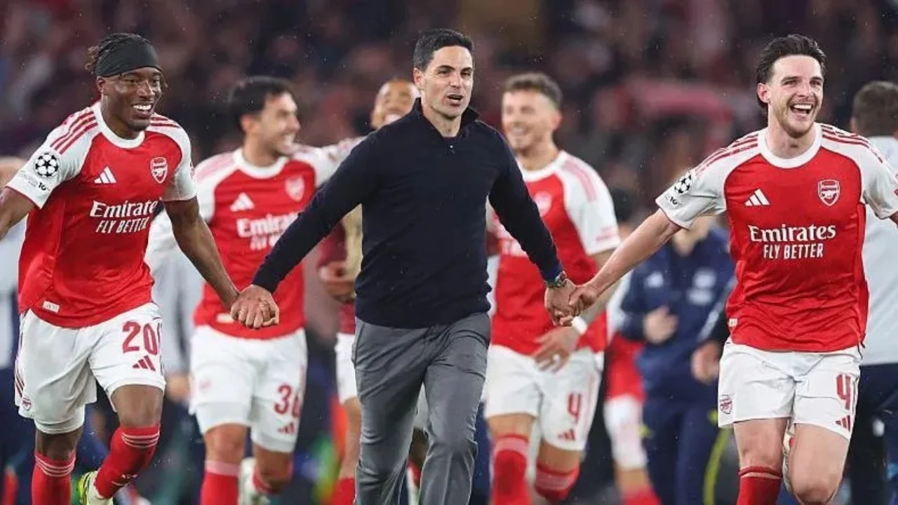 Premier Lig'de şampiyon Arsenal!