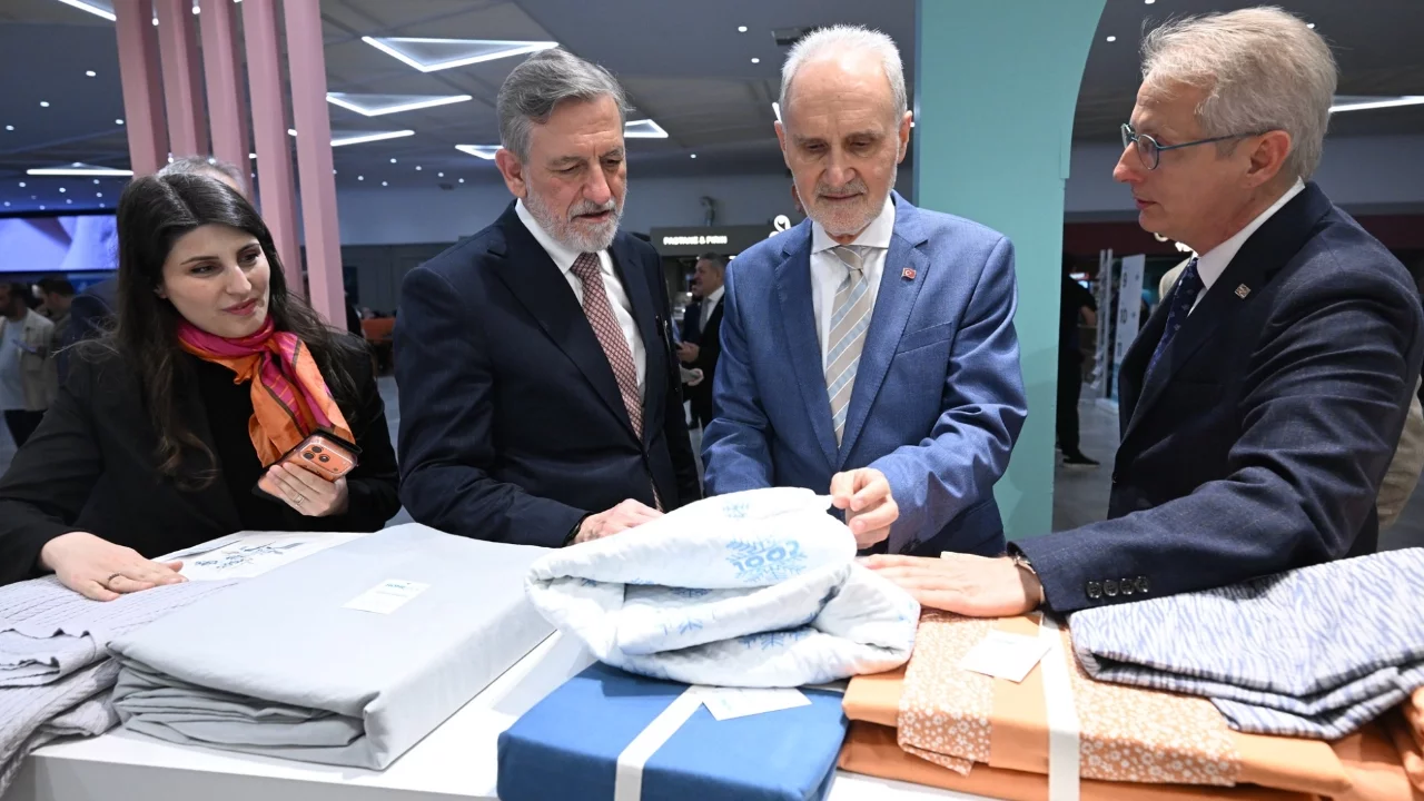 HOMETEX Ev Tekstili Fuarı ziyaretçilerini ağırlamaya devam ediyor