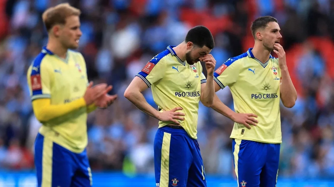 Ada futbolunda Southampton depremi büyüyor
