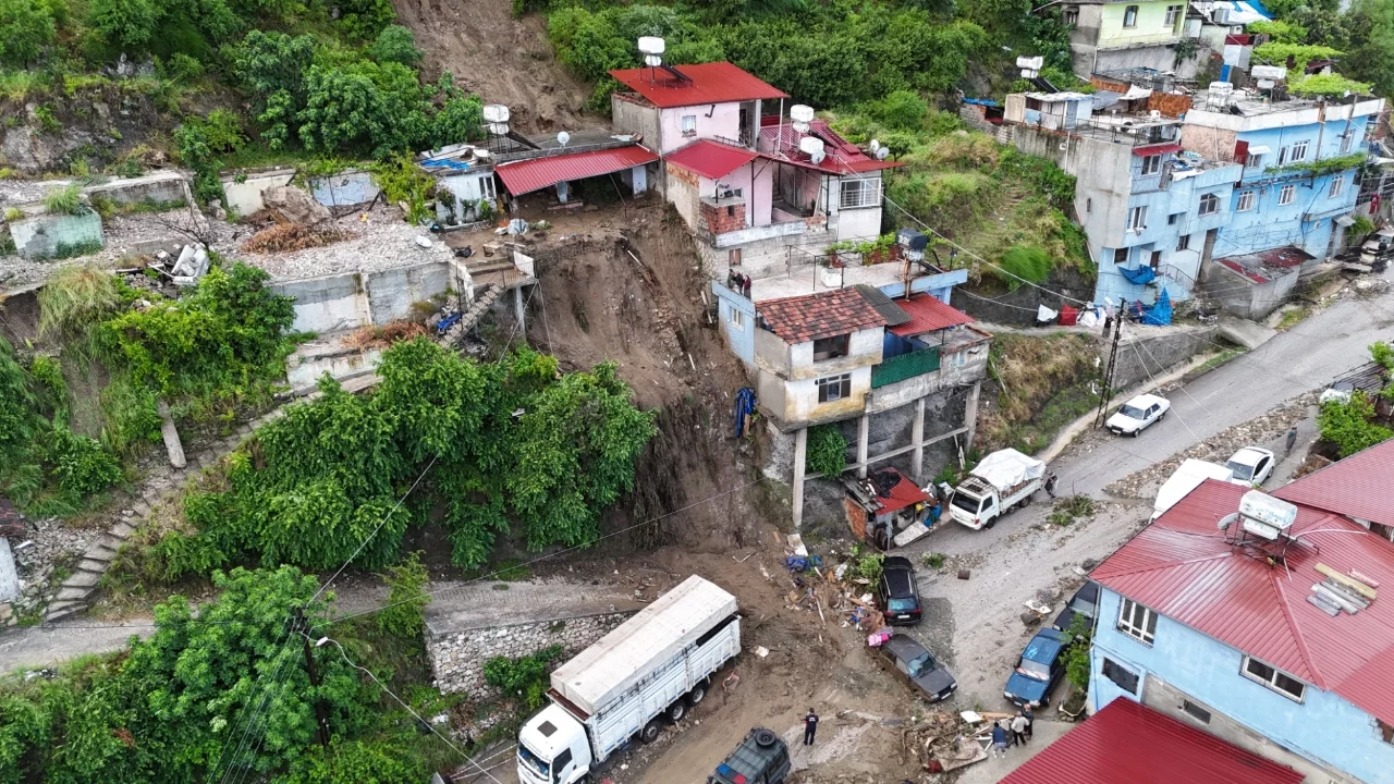 Hatay'da heyelan! Çöken evdeki 1 kişi hayatını kaybetti