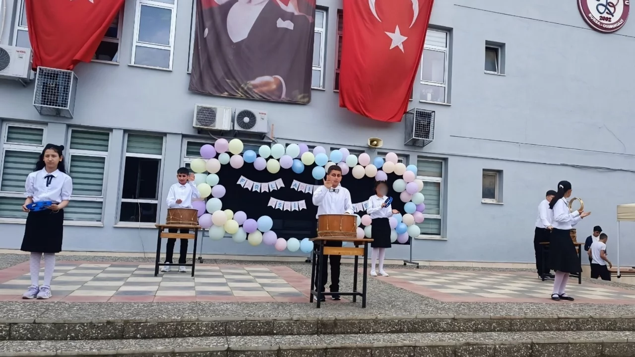 Bursa'da 23 Nisan Ortaokulu'nda engellilere yönelik etkinlik yapıldı