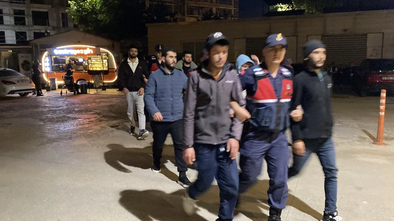 Bursa'da ülkeye kaçak yollarla giren 7 şahıs yakalandı