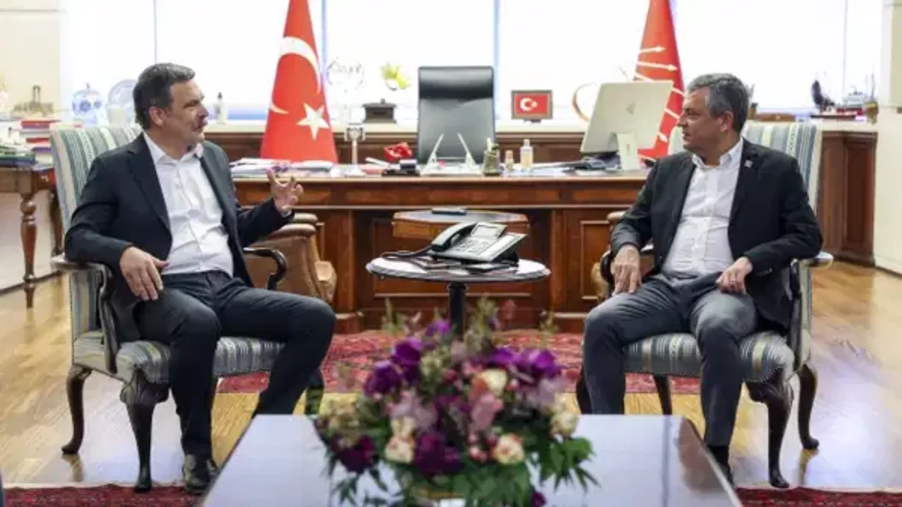 TİP Genel Başkanı Erkan Baş'tan CHP Genel Başkanı Özgür Özel'e ziyaret
