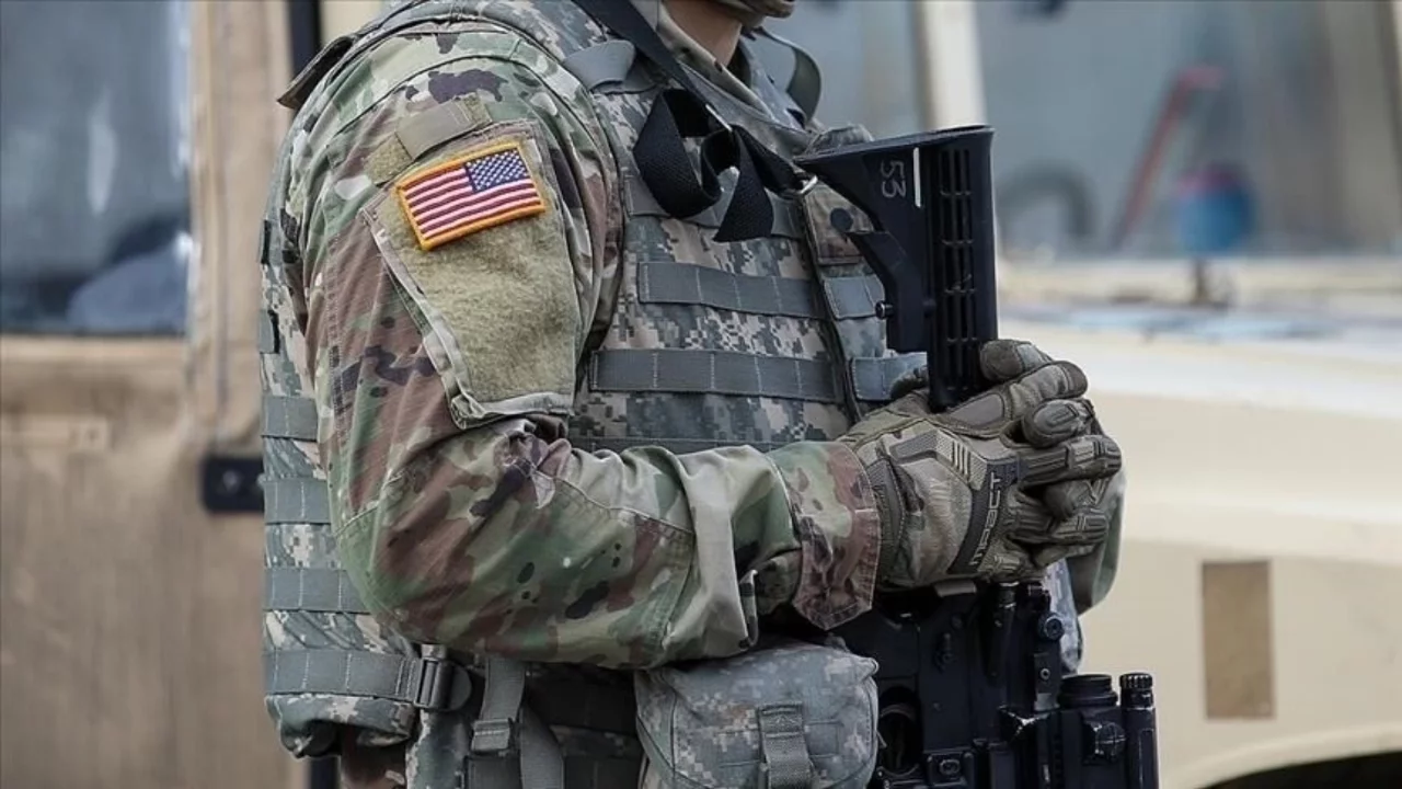Trump Polonya'ya ilave 5 bin asker göndereceklerini açıkladı
